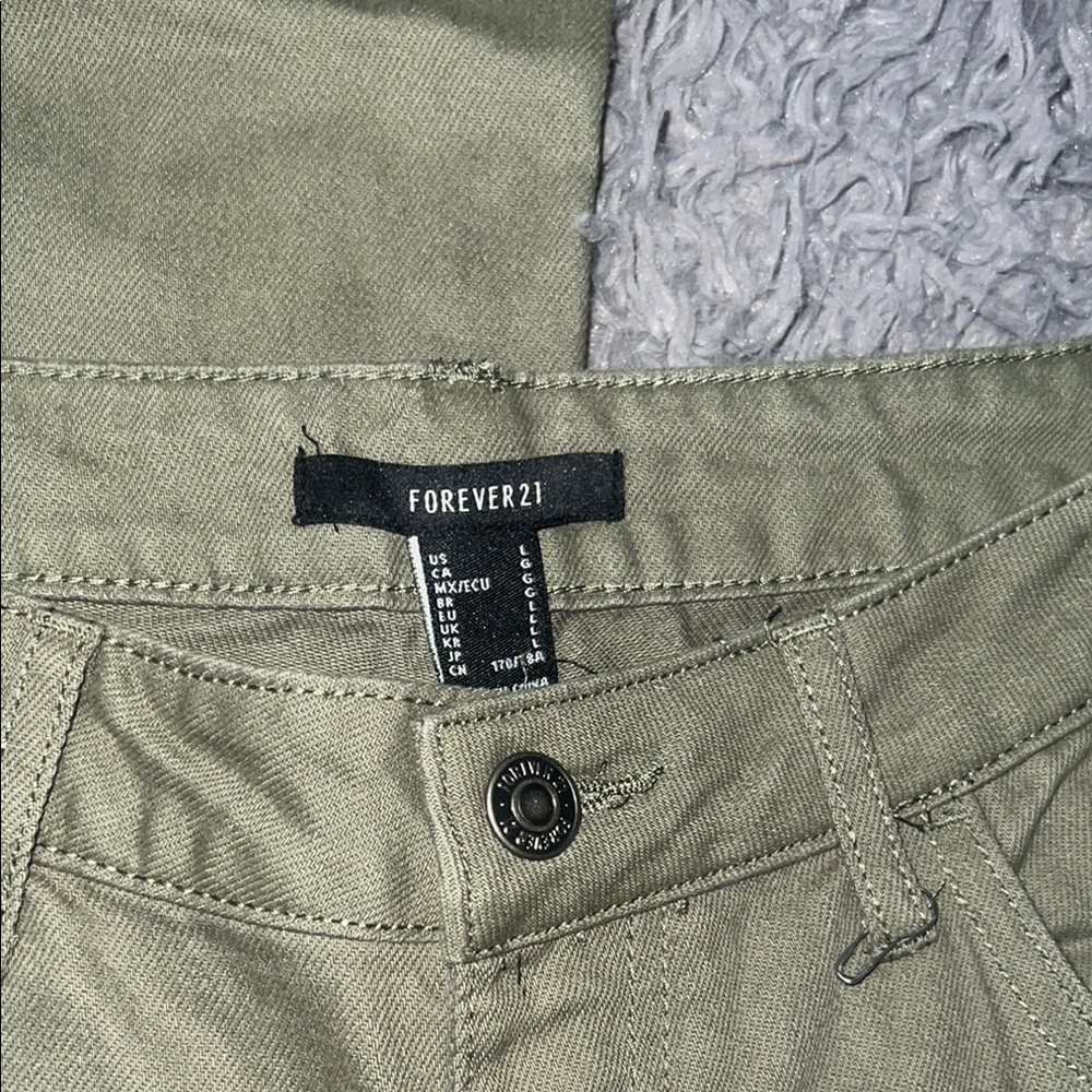 Women’s Olive wide leg Cargo Pants - Picture 2 of 4